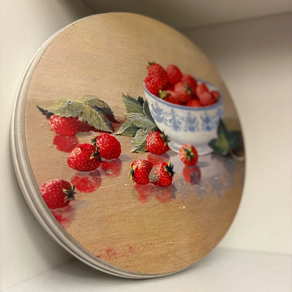 N/A vintage round